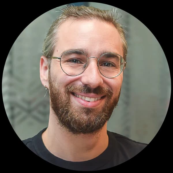 Gwenaël Bavais Gwenaël Bavais